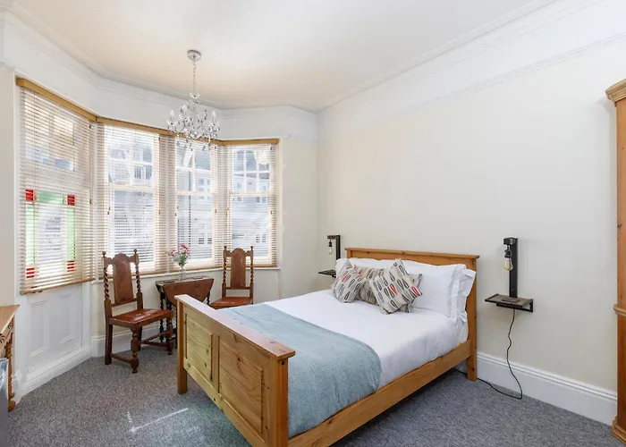 Finest Retreats - Pittodrie Guest House - Room 5